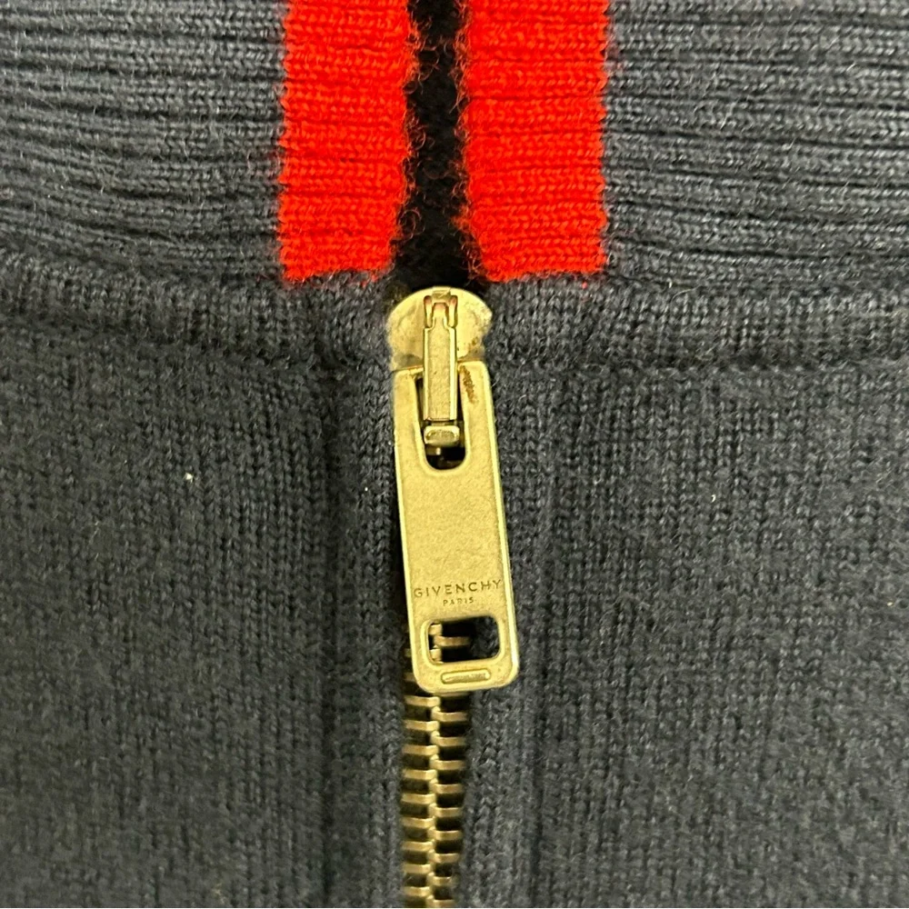 Givenchy Cardigans - Picture 3 of 6